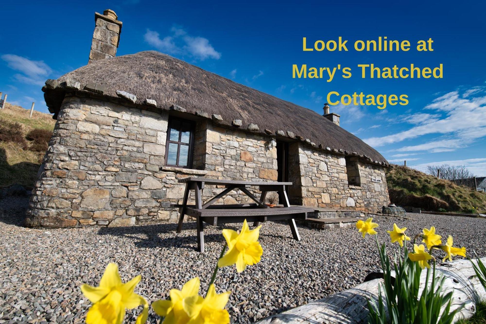 Tigh Lachie, Mary'S Thatched Cottages, Elgol, Isle Of Skye Exteriör bild